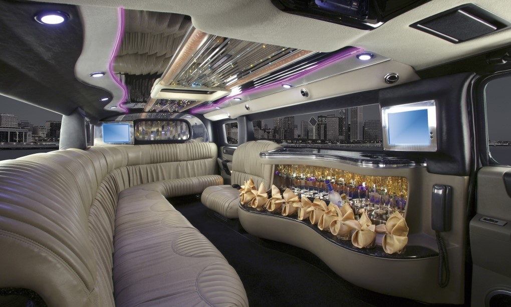Hummer limousine image